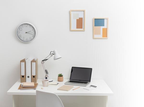 notebook-with-checklist-desk
